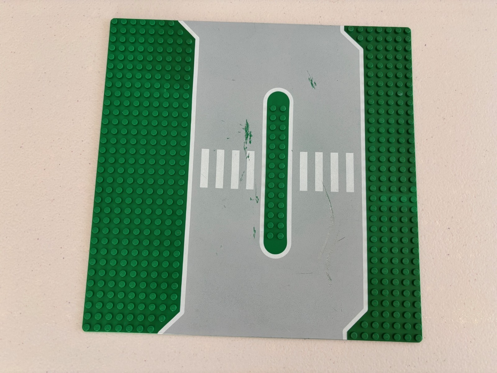 LEGO Lot of 2 Vintage Crosswalk Street Road Baseplate Green 32x32 Stud 2358