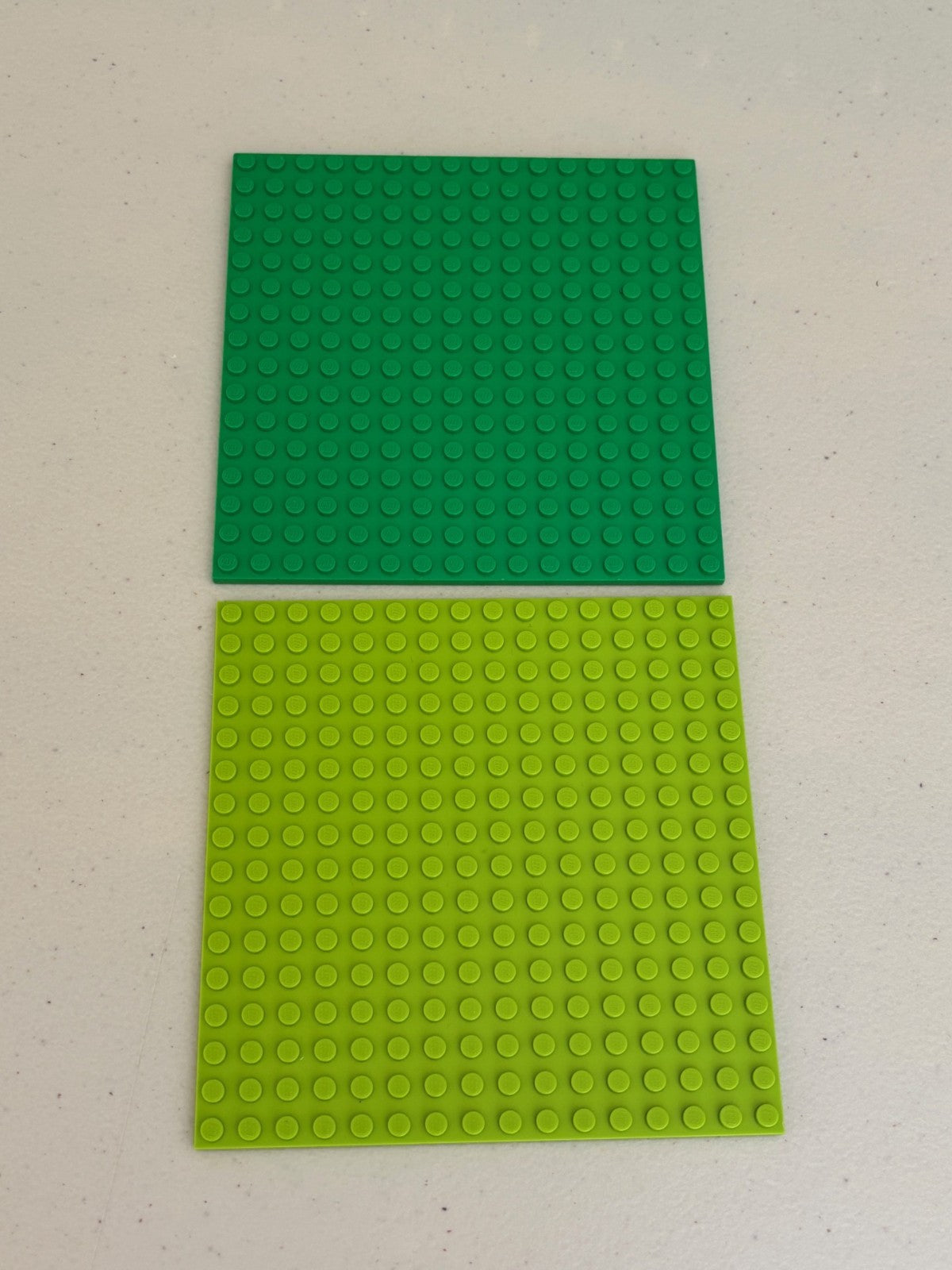 SHIPS FREE! LEGO 91405 Lot of 5 Baseplates 16x16 Colors Shown Tan Blue Green