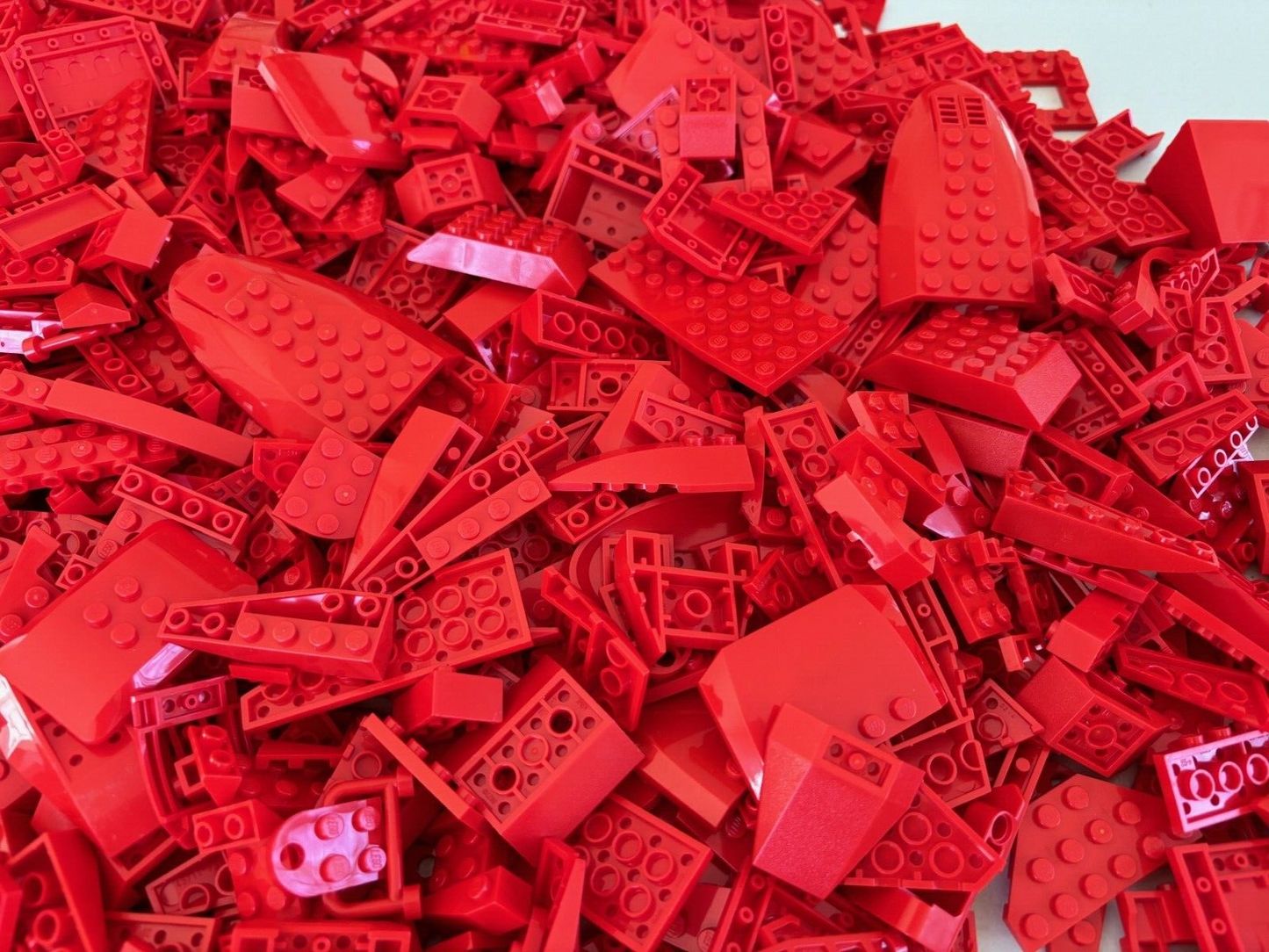 SHIPS FREE!! LEGO LOT 100 RED WEDGE WING PLATES AND MORE STAR WARS TYPE PARTS