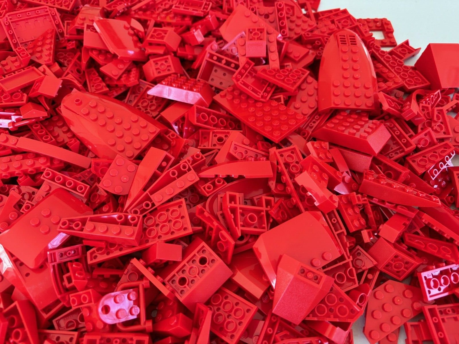 SHIPS FREE!! LEGO LOT 100 RED WEDGE WING PLATES AND MORE STAR WARS TYPE PARTS