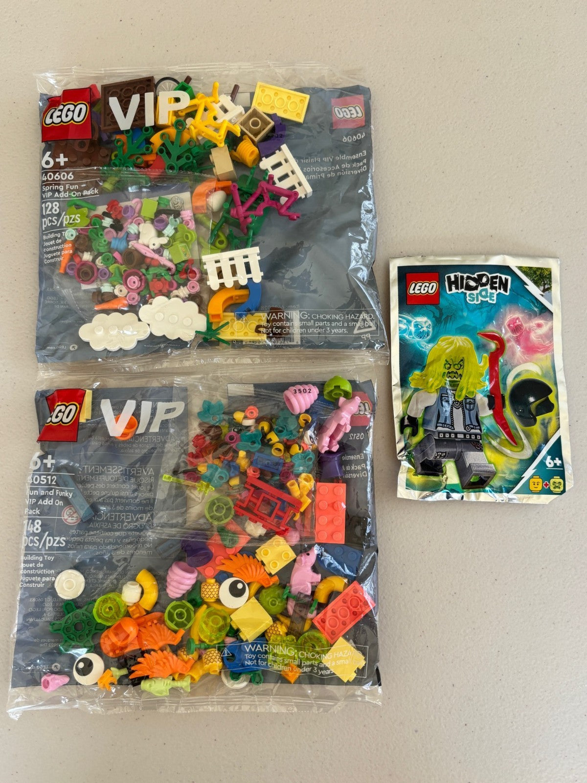 LEGO LOT of 2 Brand New Sealed LEGO VIP Bags 40606 40512 and One New Minifigure