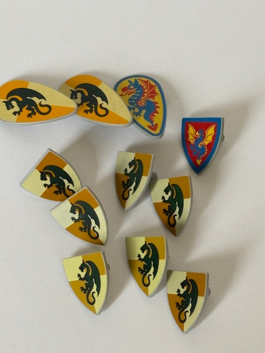 LEGO Minifigure Castle Black Green DRAGON  Shield Vintage Lot of 11  (lot C)