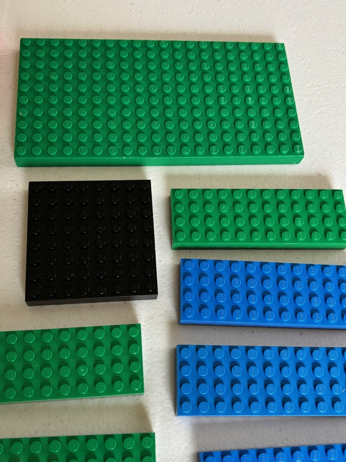 LEGO Huge Lot of 24 8x16 4x12 4x6 etc Thick Brick Baseplate Gray Green Red Blue