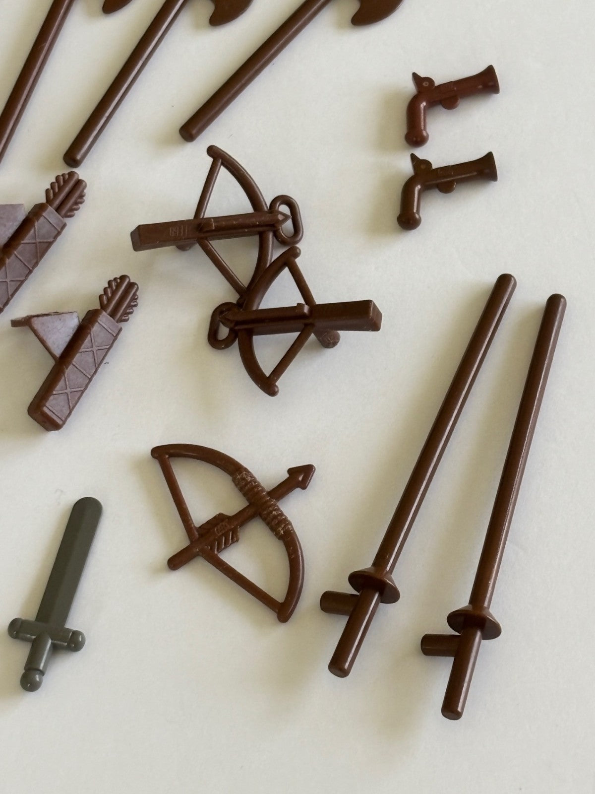 LEGO LOT 25 WEAPON ACCESSORIES GUN SPEAR CUTLASS SWORD VINTAGE BROWN CASTLE