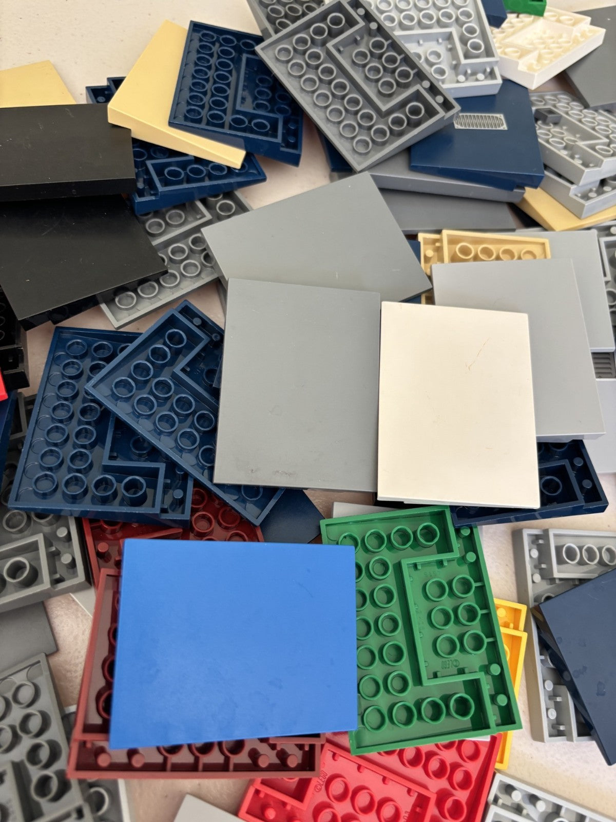 LEGO BULK LOT OF 35 SLOPE RAMP 10° 6X8 4515 MIXED RANDOM COLORS GRAY ETC