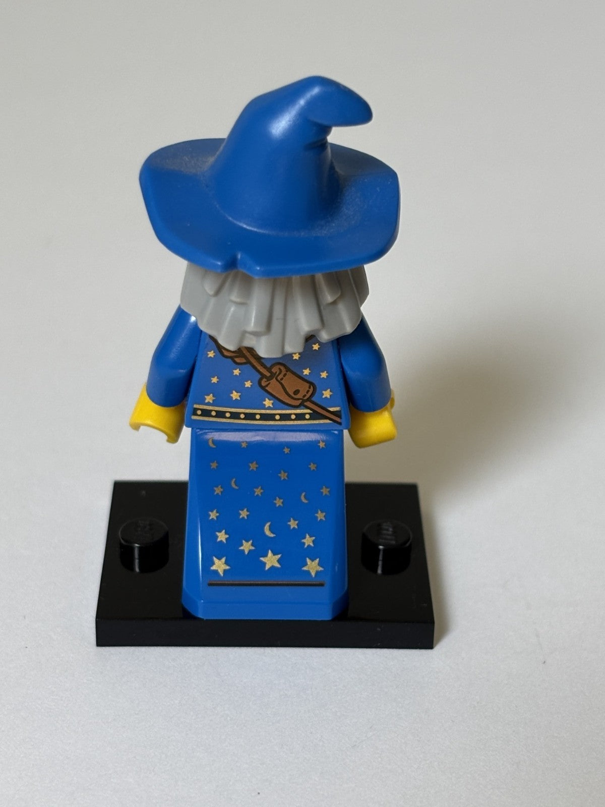 LEGO BAM 2022 Medieval Blue Wizard with Serpent Staff Minifigure  Different Head