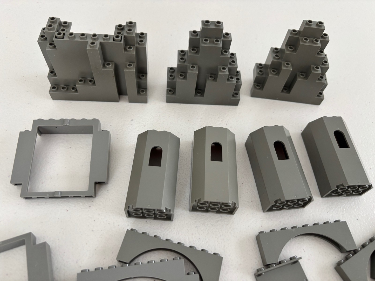 LEGO OLD DARK GRAY  Lot of 50 CASTLE ARCHES TURRET ROCK WALL PANEL LURP BURP (B