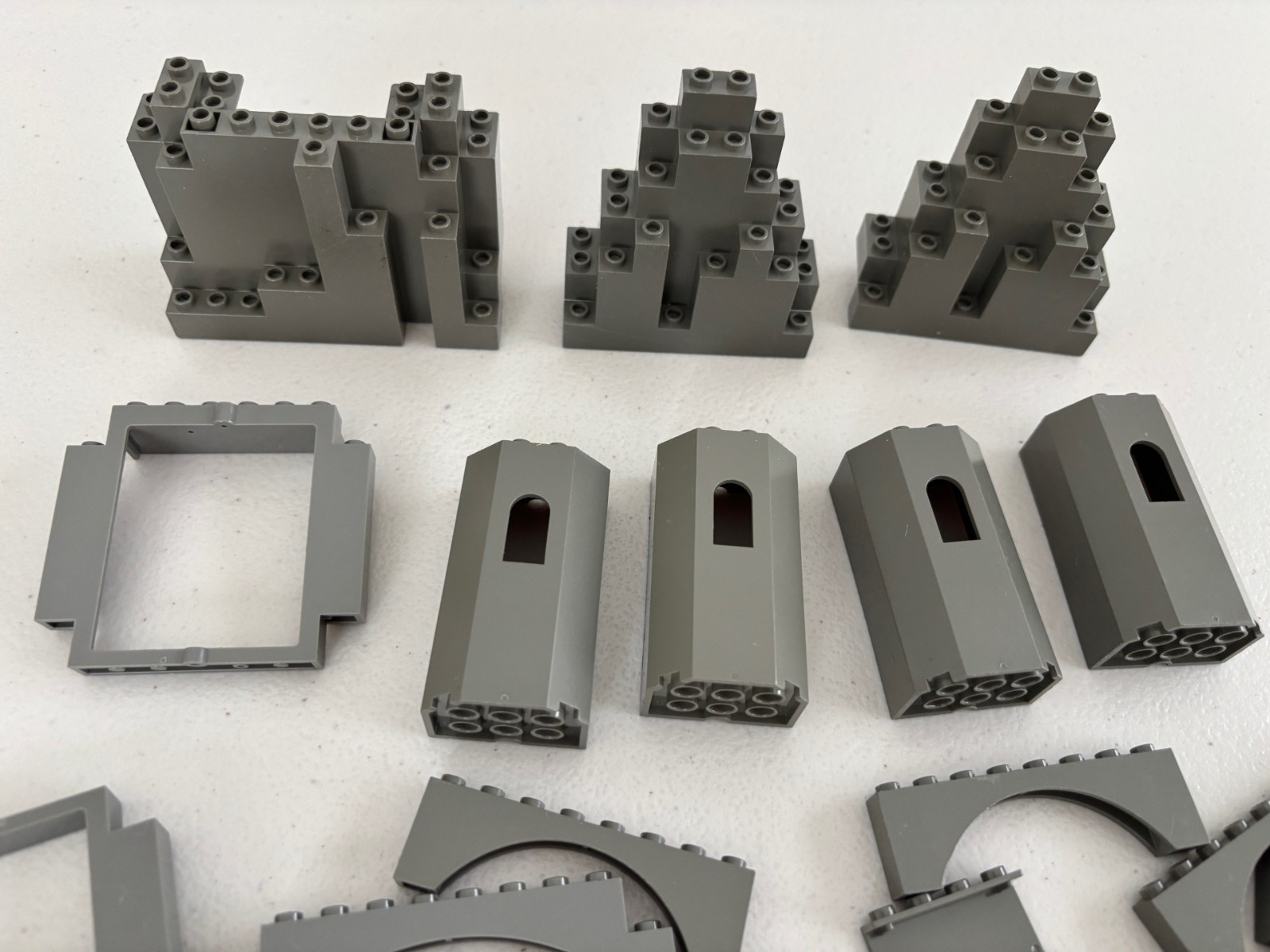 LEGO OLD DARK GRAY  Lot of 50 CASTLE ARCHES TURRET ROCK WALL PANEL LURP BURP (B