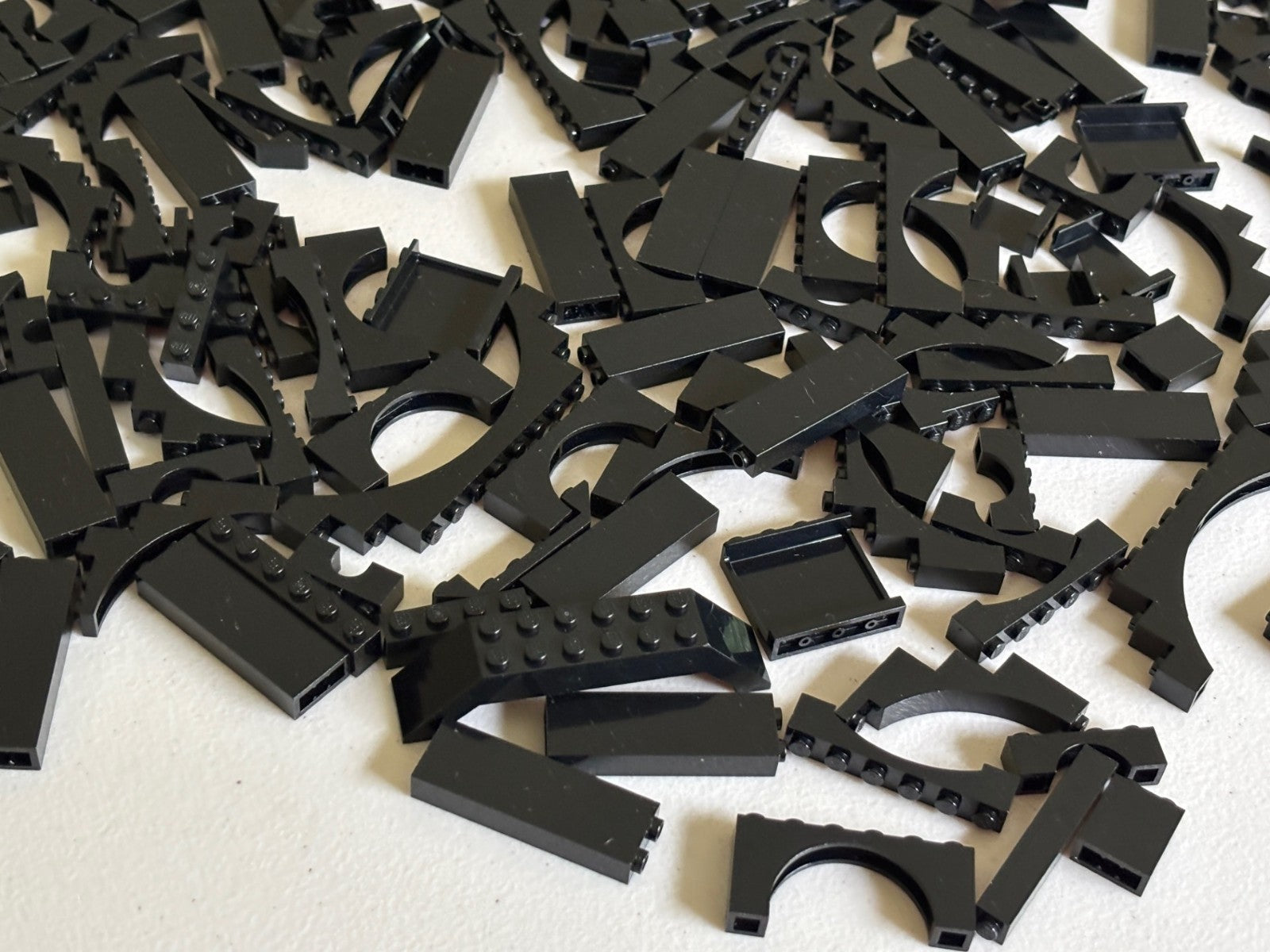 LEGO Lot of 50 Black Castle Random Mix Arches Wall Panels Bricks Pillars
