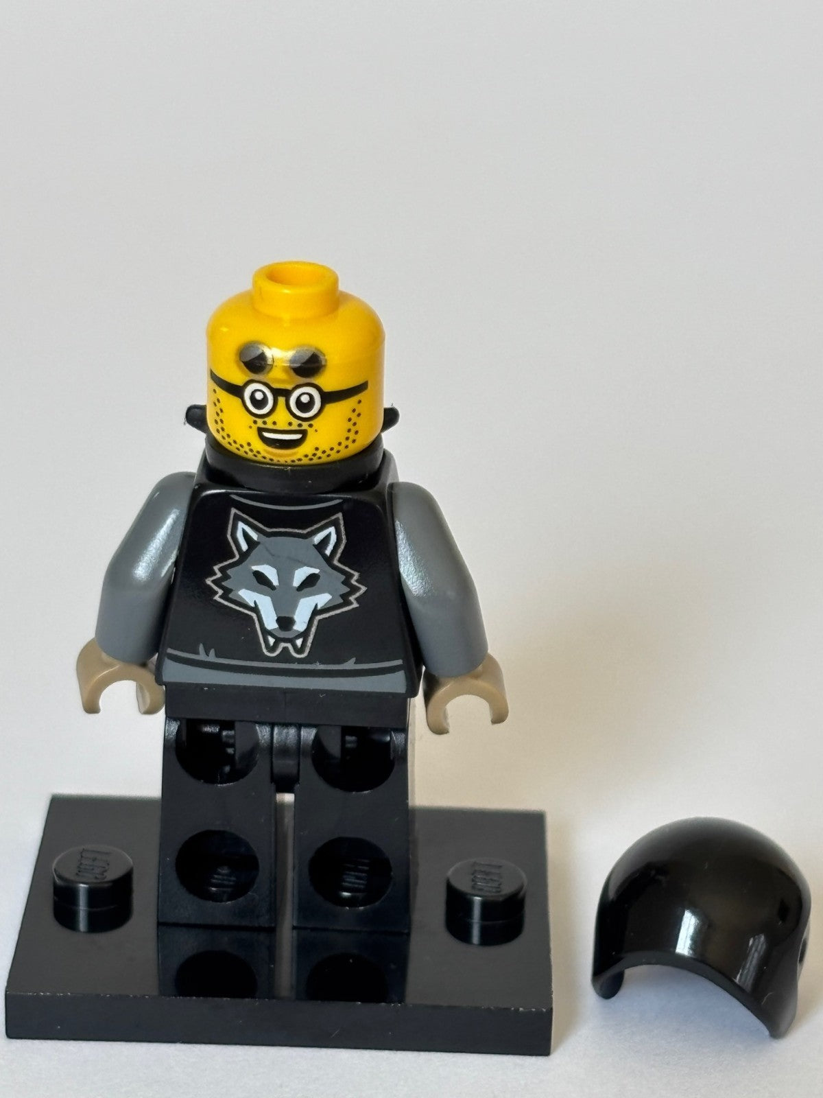 LEGO Stuntz Driver Lone Wolf Biker Minifigure
