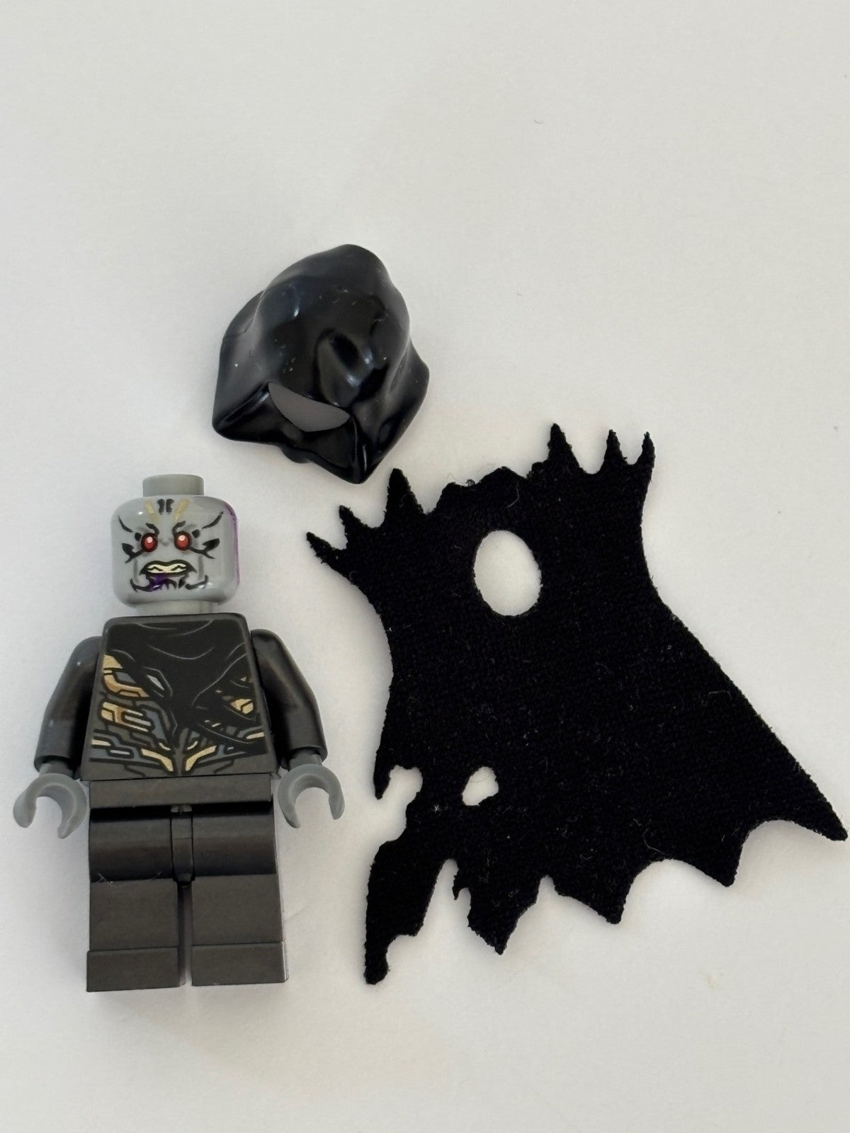 LEGO Super Heroes Corvus Glaive Minifigure 76103 sh0511 (Ink Marks on Head)