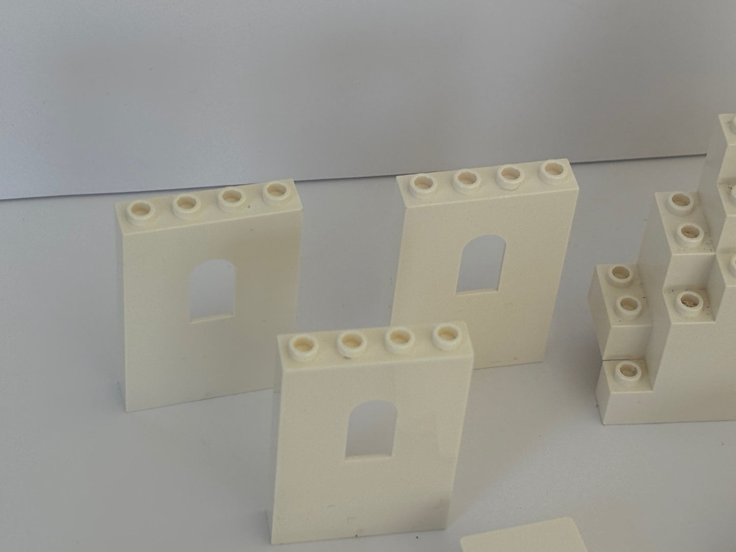LEGO Lot of 16 Castle Window Wall Panels Lurp Rock Panel White