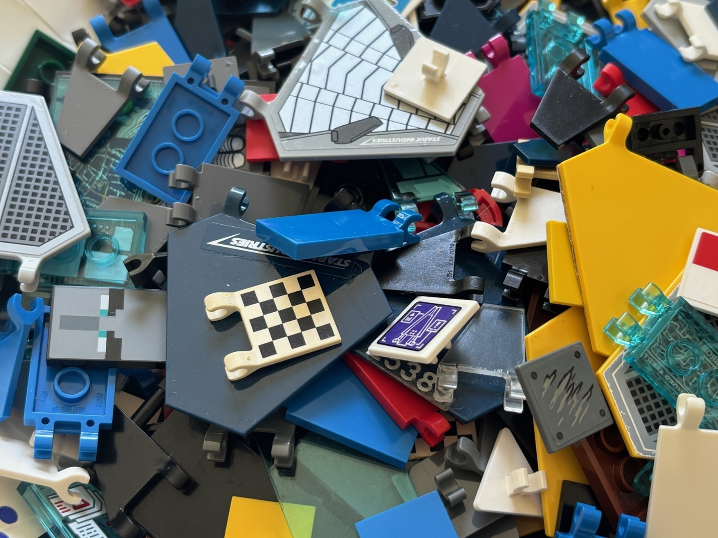 Lego Flags Sign Clips etc Lot of 100 Mixed Random Square Hexagonal Trapezoid 6x4