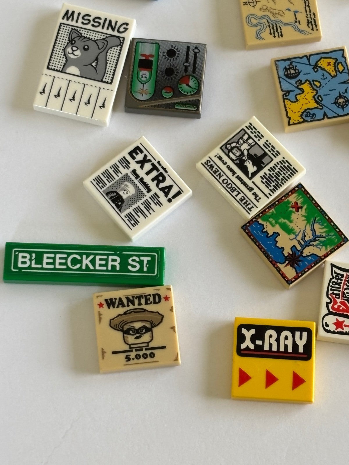 LEGO PRINTED TILE TREASURE MAP NEWSPAPER  Various Lot of 21 PARTS 3068