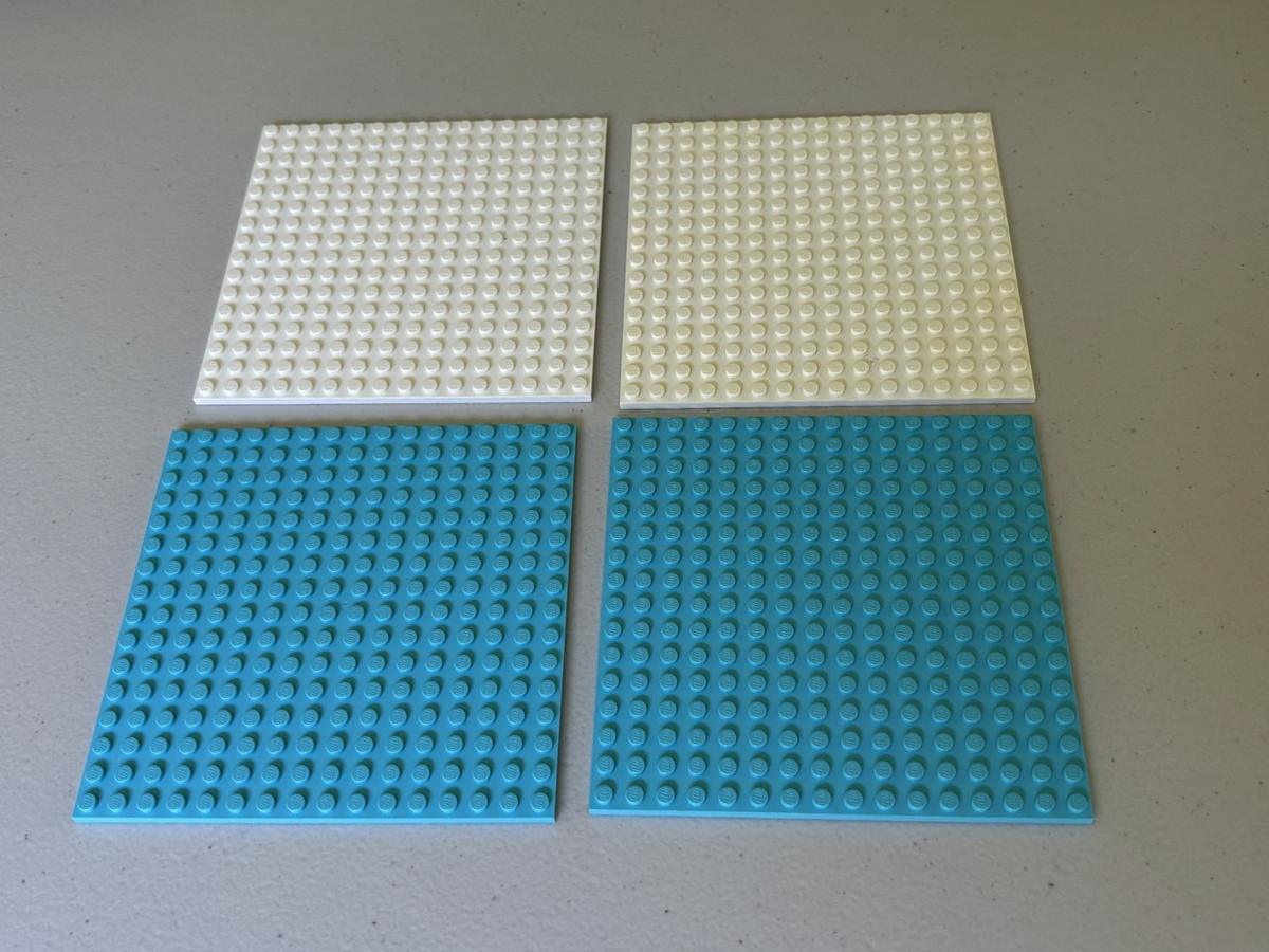 SHIPS FREE!! LEGO 91405 Lot of 4 Base Plate Base Plates Board 16x16 White Blue