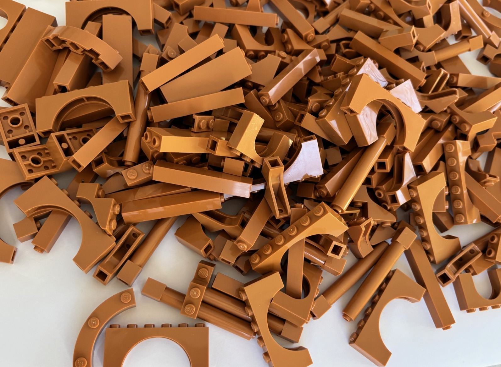 LEGO Lot of 50 MEDIUM NOUGAT Castle Random Mix Arches Wall Panels Bricks Pillars