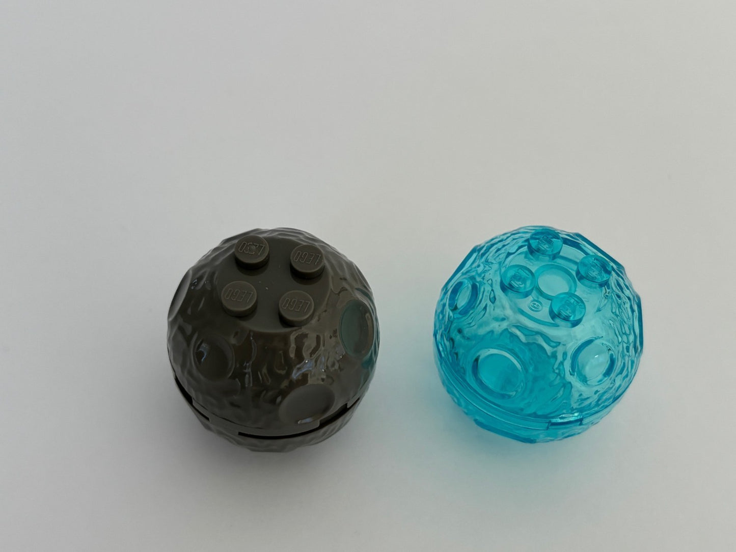 LEGO 2x Moon Rock Trans Lt Blue Dark Gray Crater Arctic Globe Space Ice Boulder