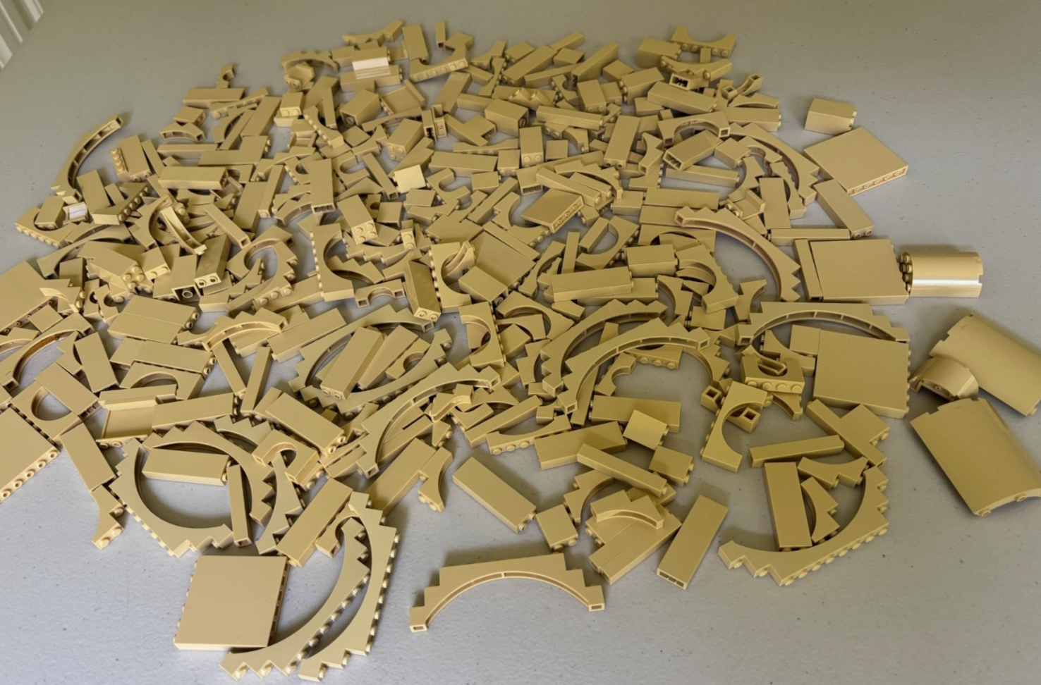 LEGO Lot of 50 TAN Castle Random Mix Arches Wall Panels Bricks Pillars
