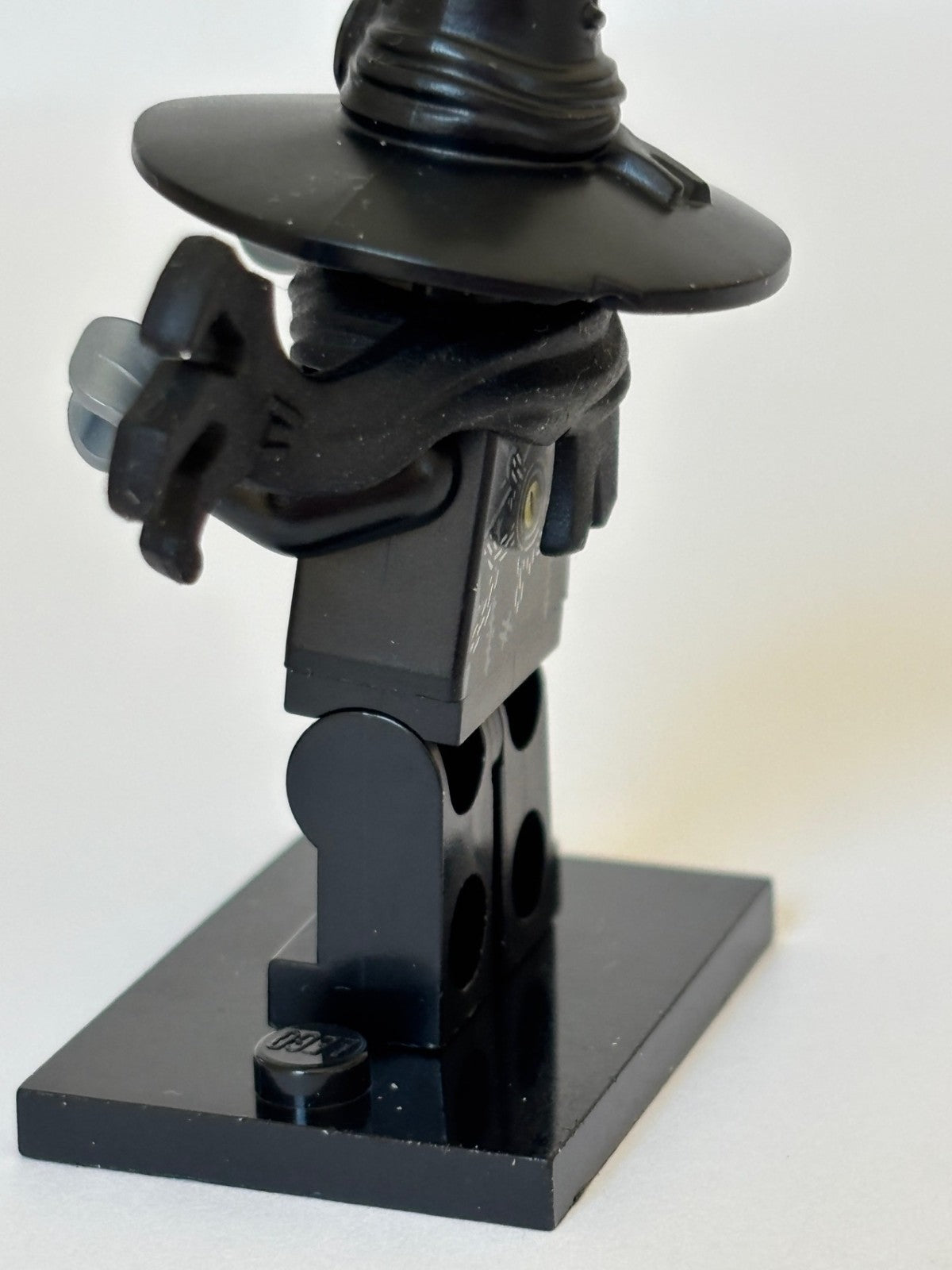 LEGO Night Hunter Minifigure from Dreamzzz from set 71461 (drm007)