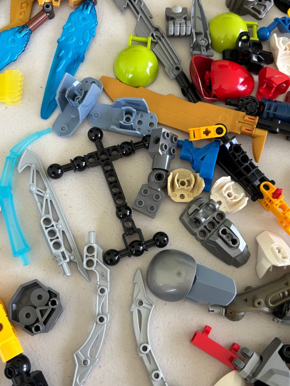 LEGO 1 lb Lot BIONICLE MIXED LOT, Pieces, Weapons, Mixed Parts As Shown In Photo
