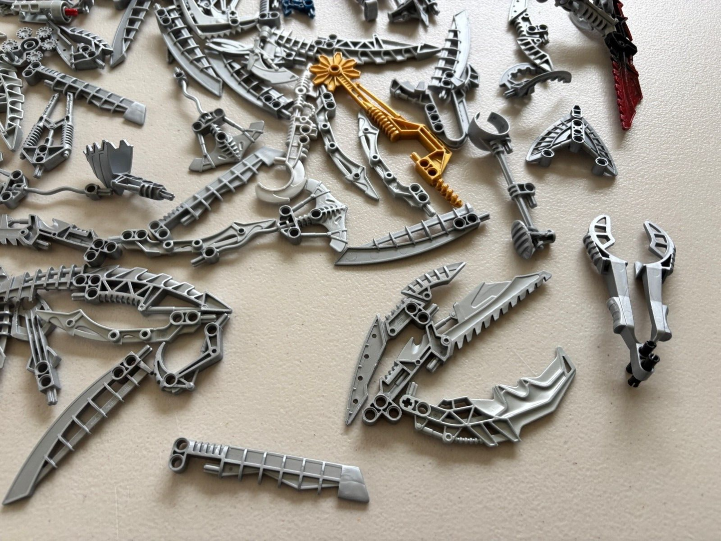 SHIPS FREE Lego Bionicle Weapons, Shield & Accessories Lot of 20 RANDOM SURPRISE