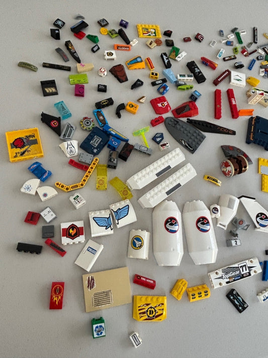 LEGO HUGE LOT of 200 Decorated Stickers Sticker Printed BRICK TILES etc (Lot 17)