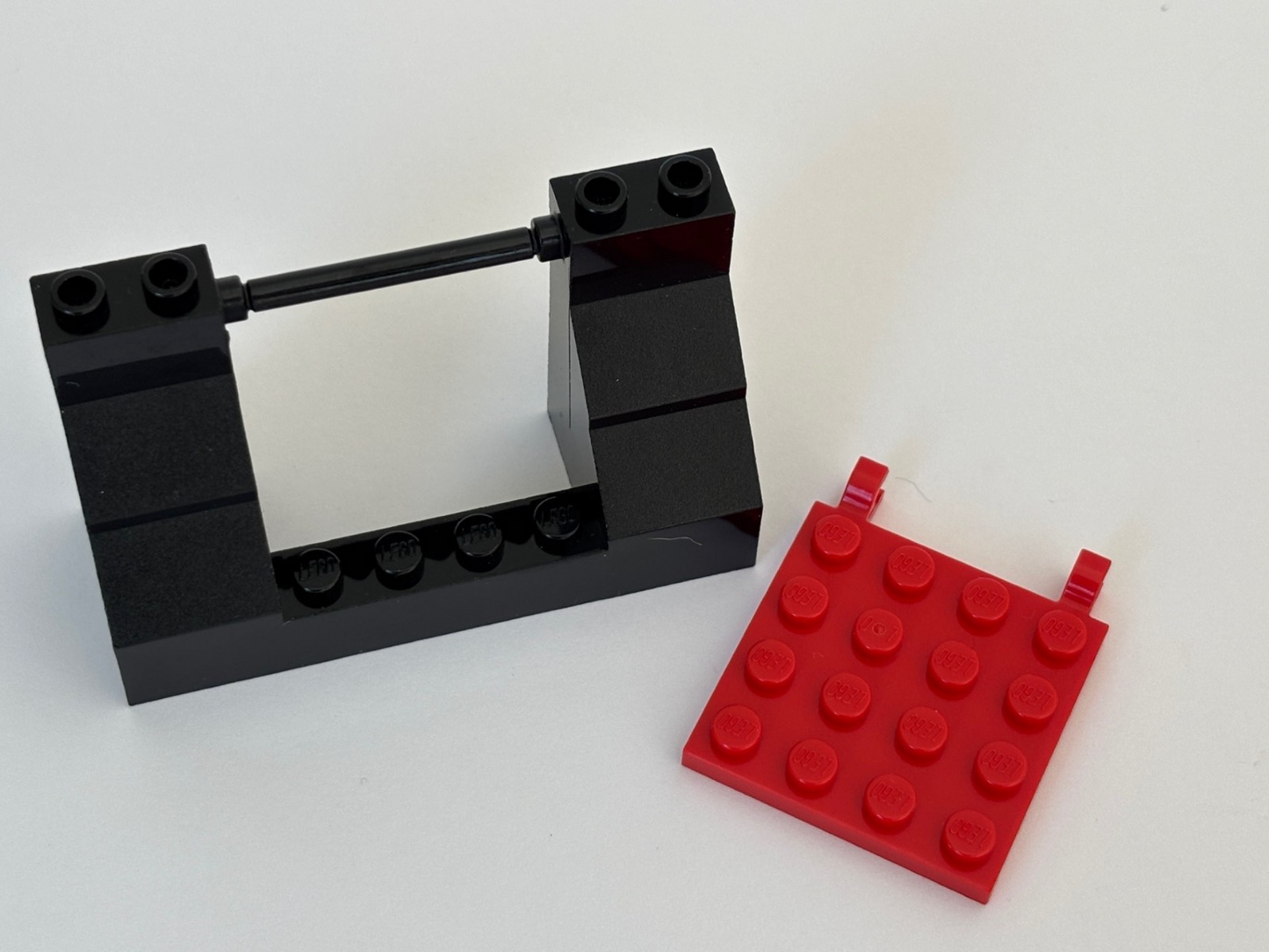 LEGO 3x 47993 Wall 8x3x4 Black w/47998 Red Flap (Redbeard's Ship Cannon Hatch)