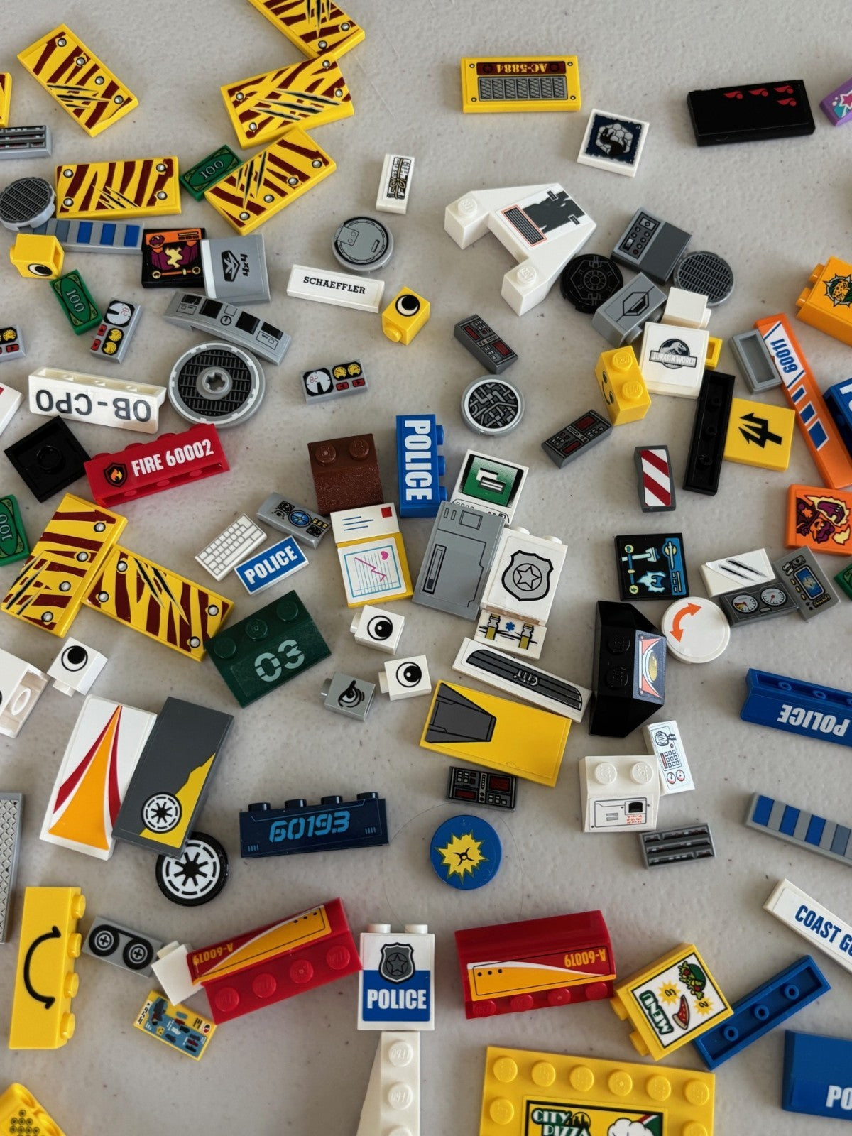 LEGO HUGE LOT of 170 Decorated Stickers Flag Printed BRICK TILES etc (Lot 23)