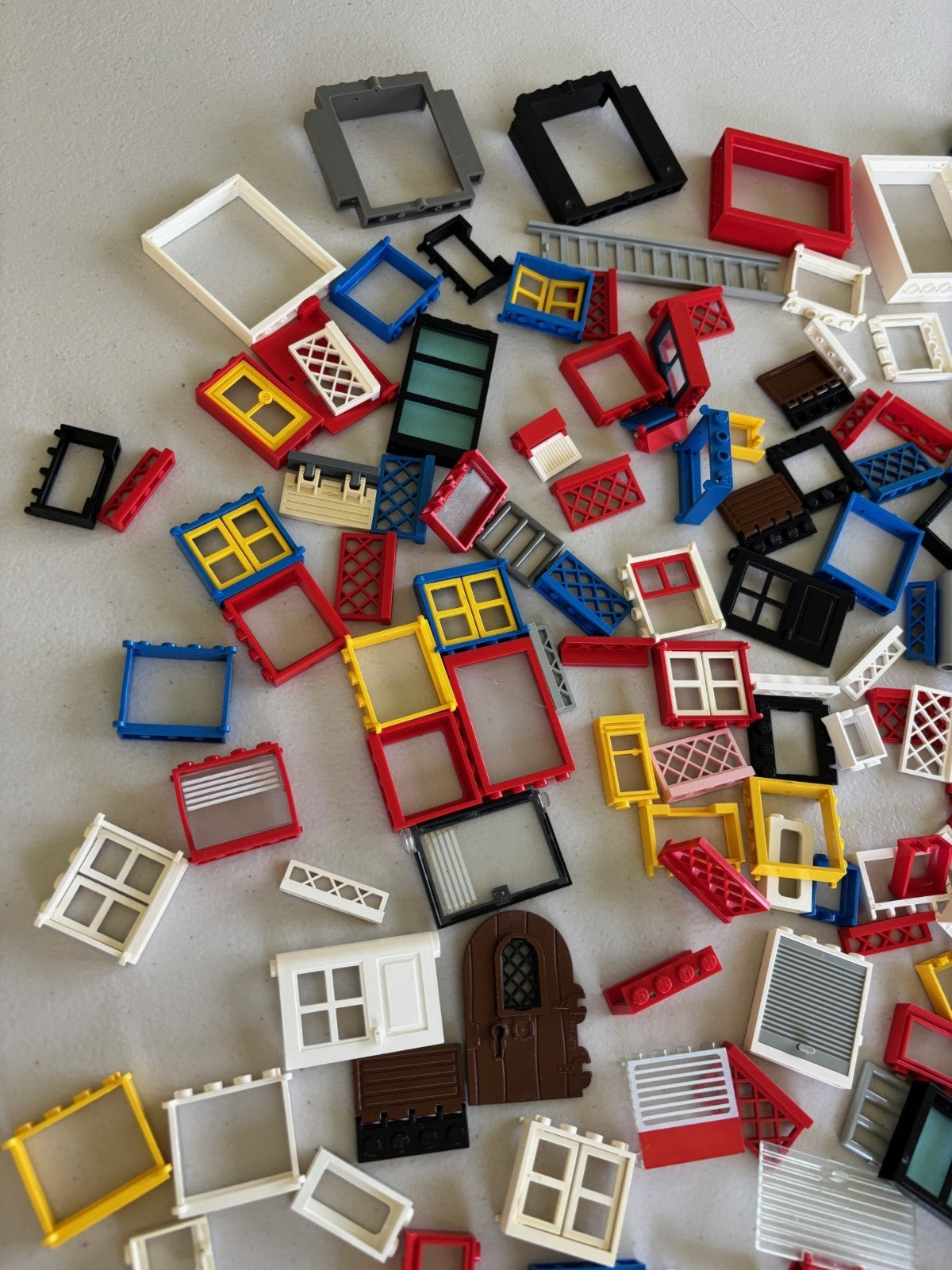 LEGO VINTAGE Windows Doors Fences Shutters Pirate Train Lot as Pictured (Lot 2)