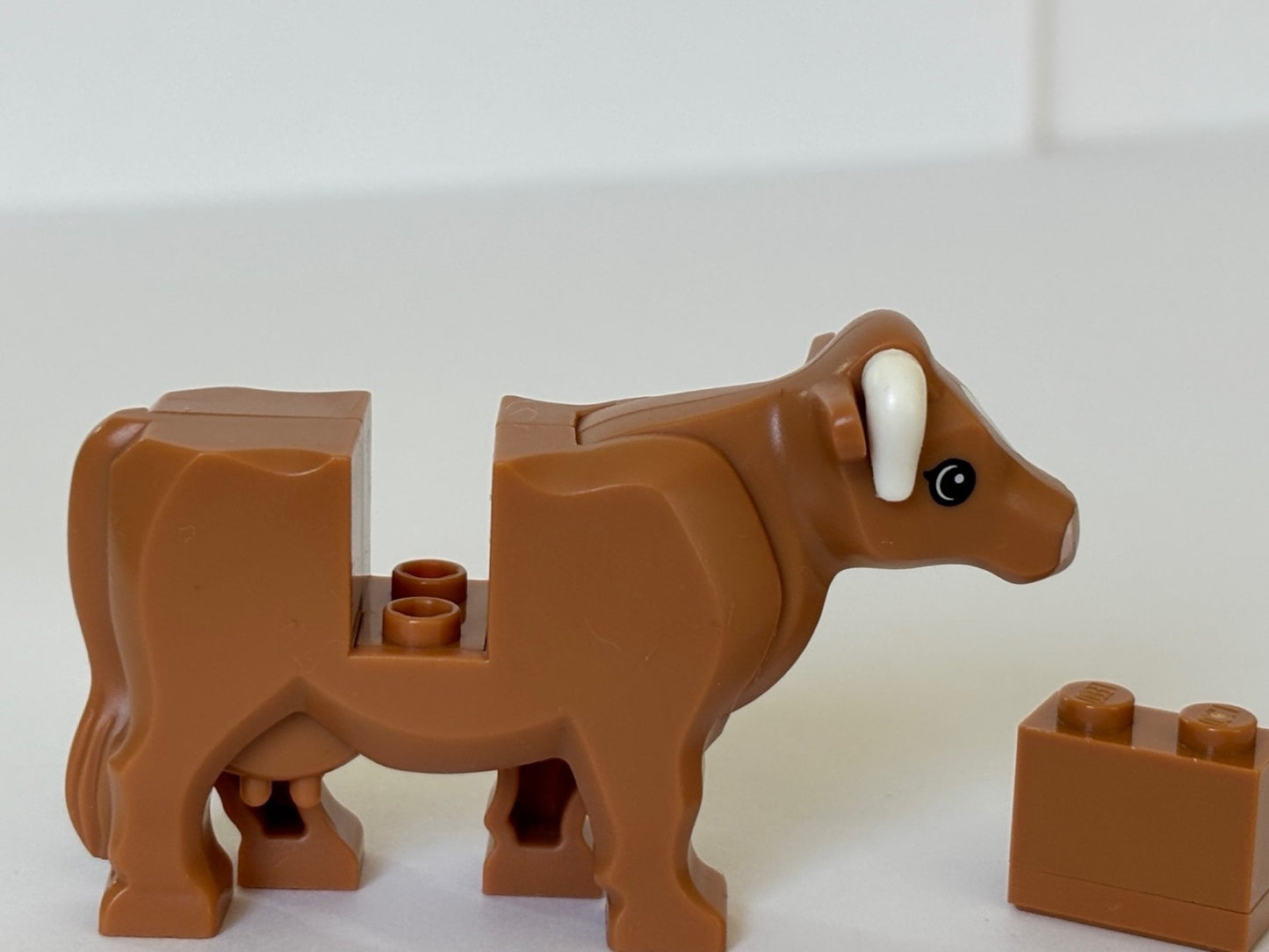 LEGO Medium Nougat City Barn Farm Cow Animal With Small Short White Horns