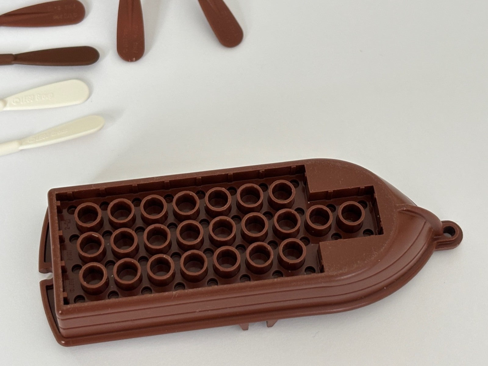 LEGO Lot of 4 Pirate Castle Row Boat Raft Reddish Brown with oar locks 2551 Oars