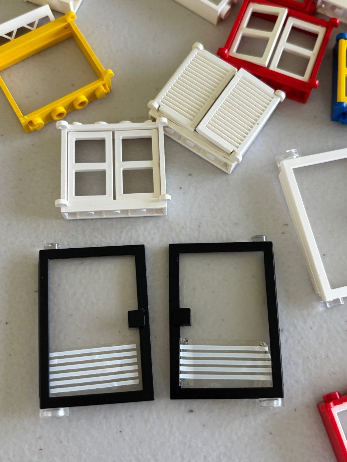 LEGO VINTAGE Windows Doors Fences Shutters Pirate Train Lot as Pictured (Lot 2)