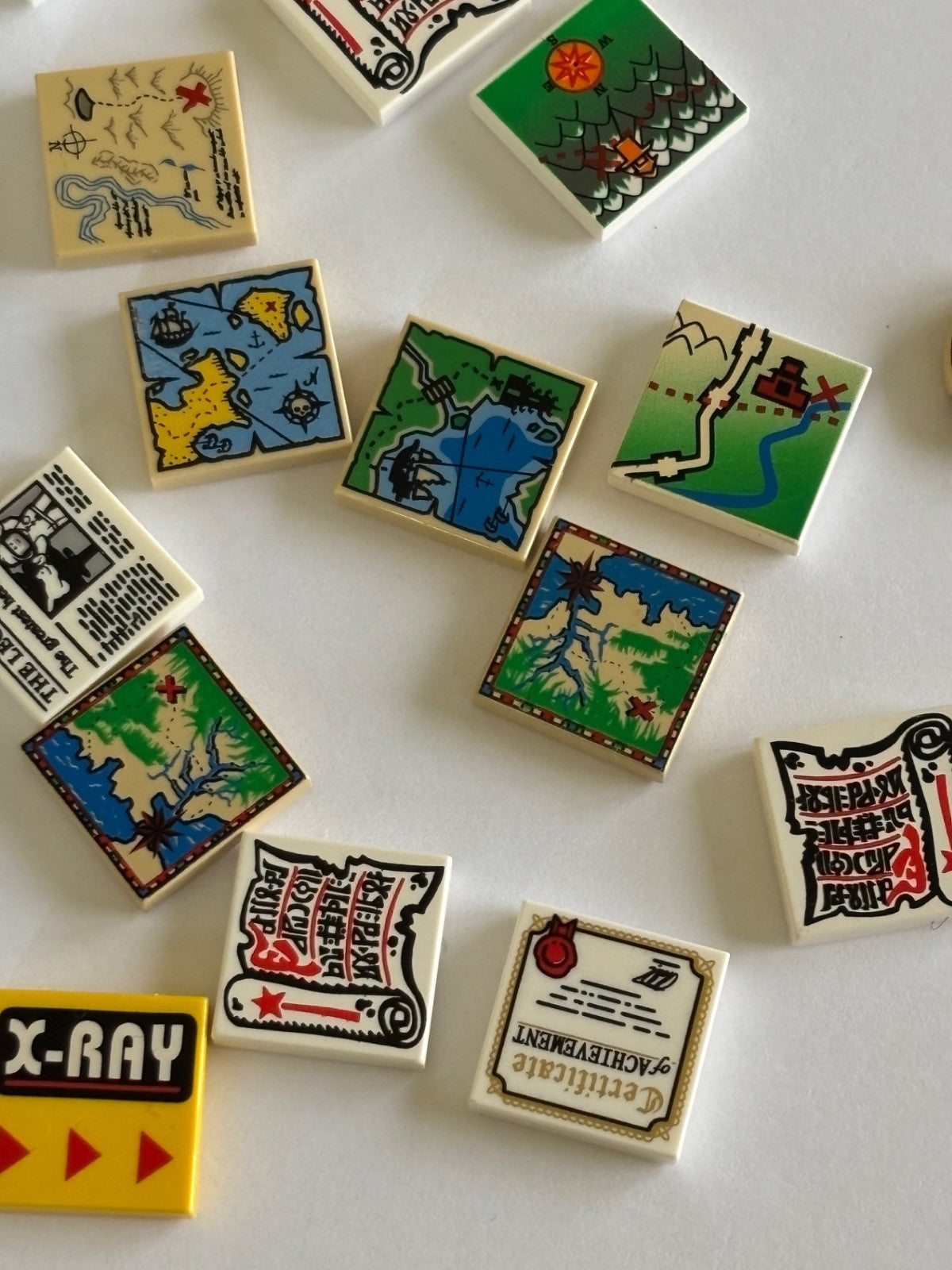 LEGO PRINTED TILE TREASURE MAP NEWSPAPER  Various Lot of 21 PARTS 3068