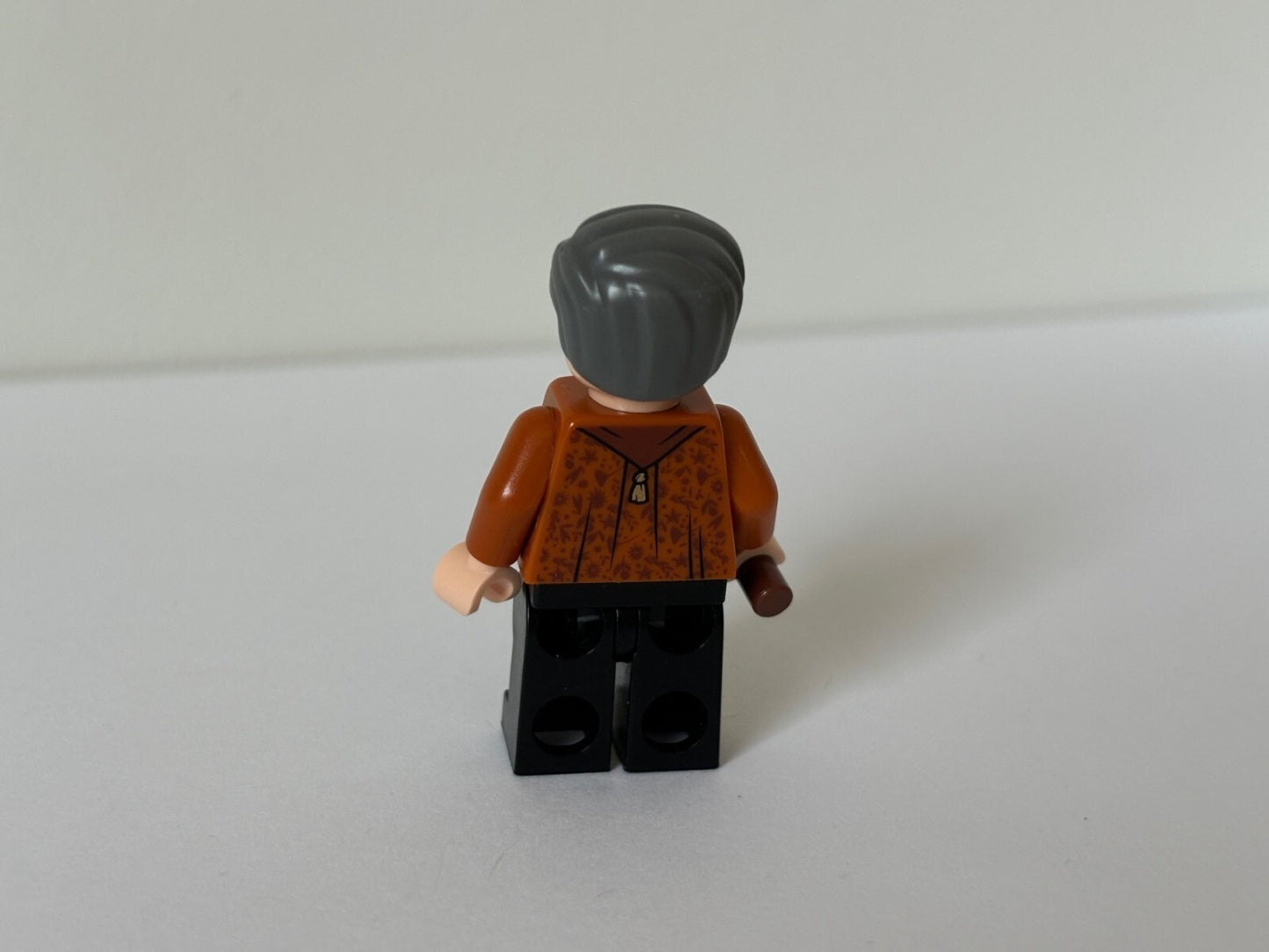 LEGO Harry Potter Horace Slughorn Minifigure Reddish Brown Vest 75969 hp230