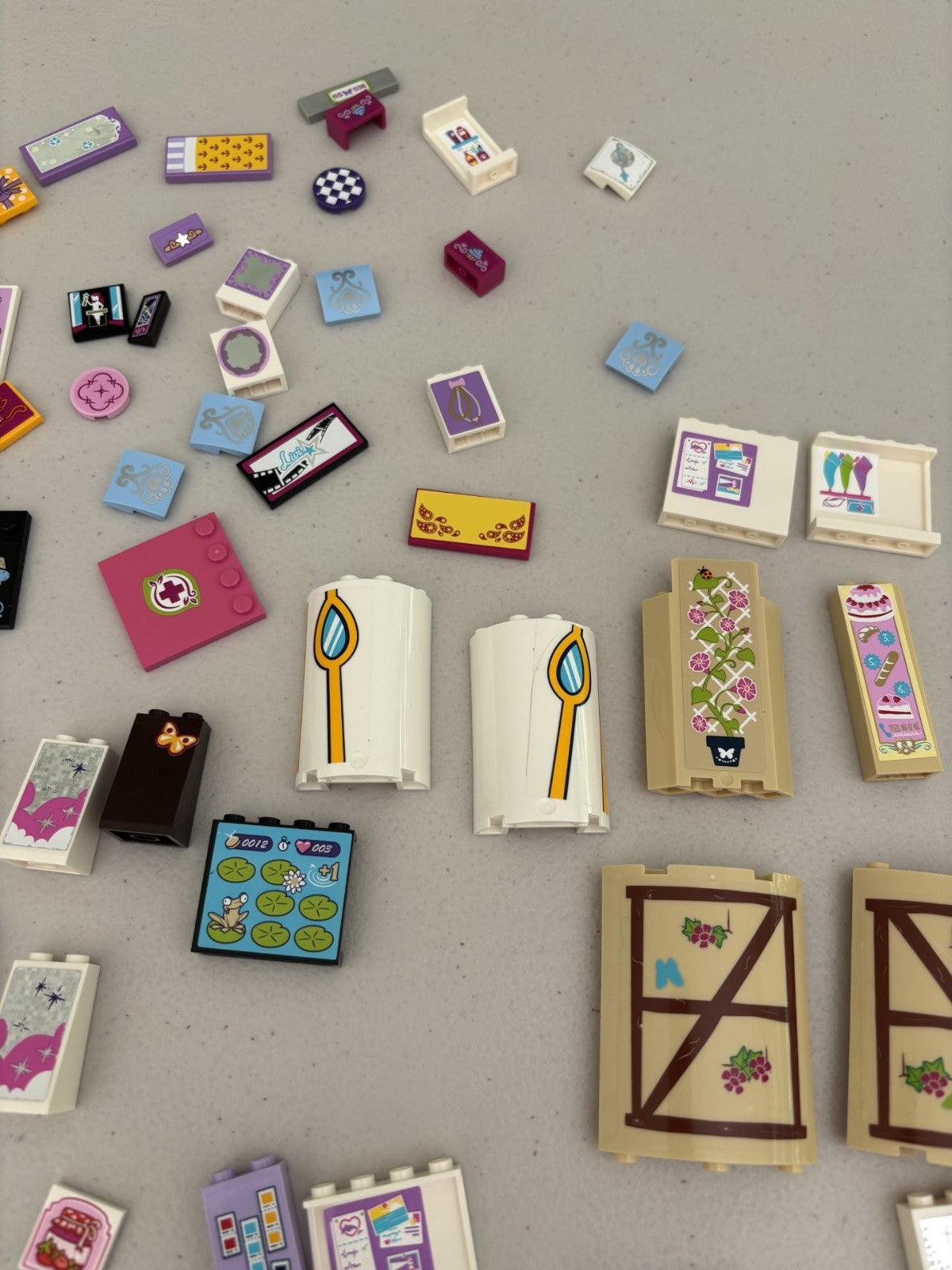 LEGO HUGE LOT of 180 Decorated Stickers Sticker Printed BRICK TILES etc (Lot 4)