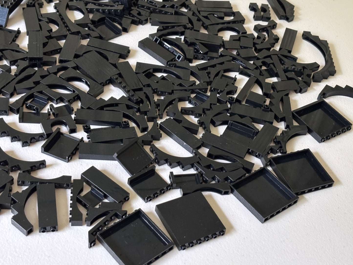LEGO Lot of 50 Black Castle Random Mix Arches Wall Panels Bricks Pillars