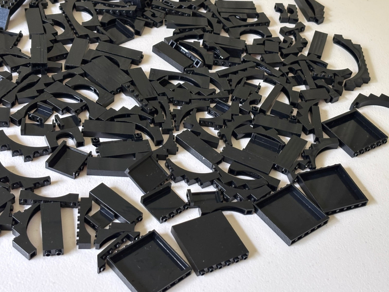 LEGO Lot of 50 Black Castle Random Mix Arches Wall Panels Bricks Pillars