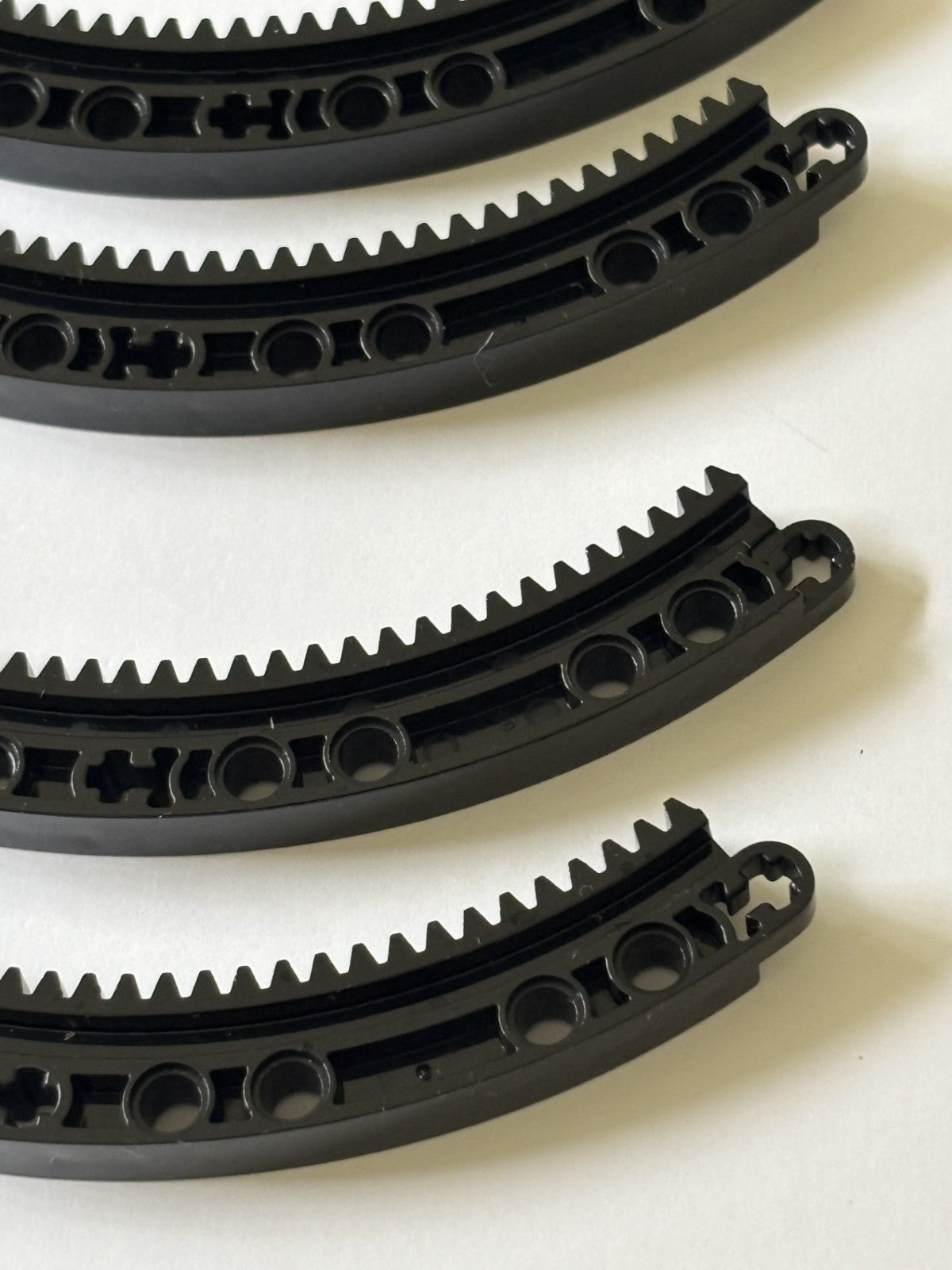 SHIPS FREE! LEGO Lot of 7 Black Technic, Gear Rack 11 x 11 Curved  24121