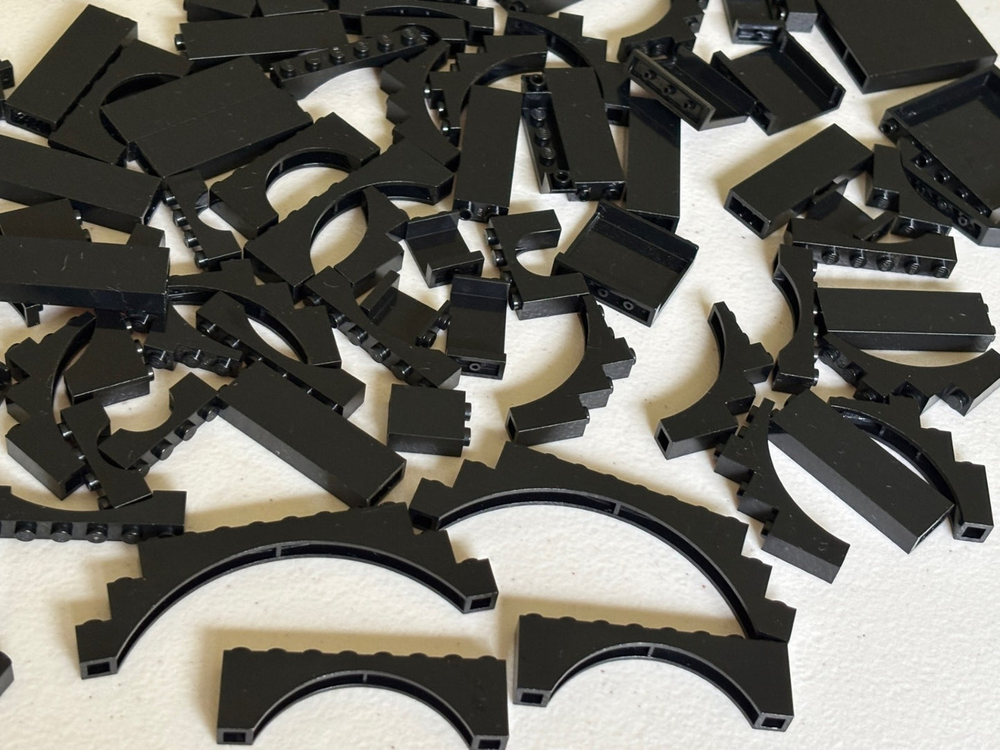 LEGO Lot of 50 Black Castle Random Mix Arches Wall Panels Bricks Pillars