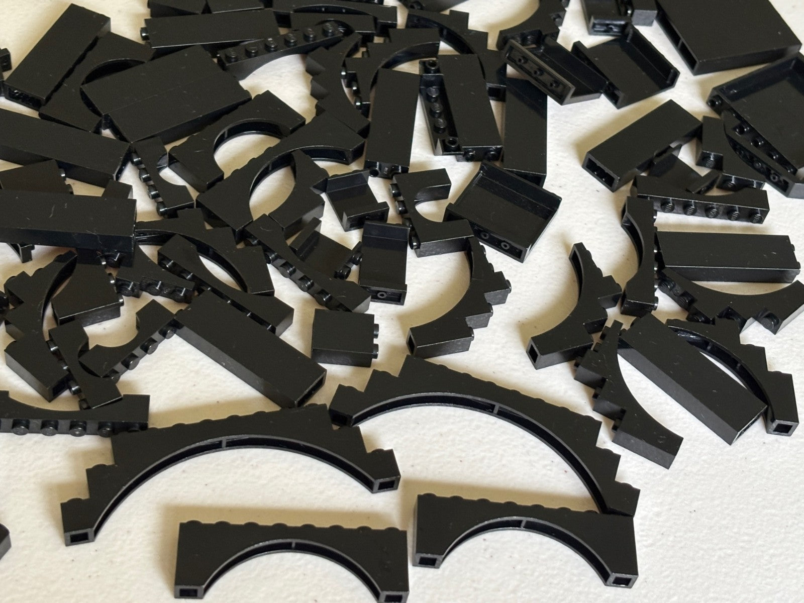 LEGO Lot of 50 Black Castle Random Mix Arches Wall Panels Bricks Pillars