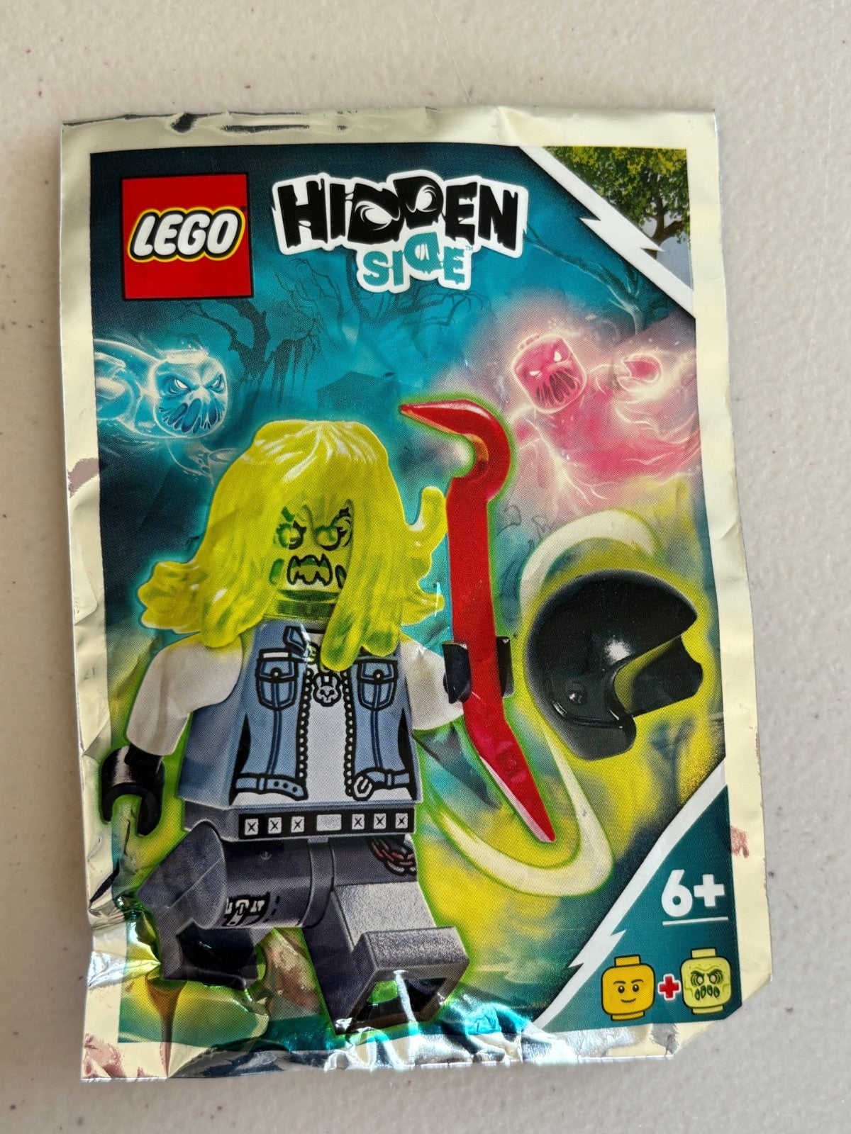 LEGO LOT of 2 Brand New Sealed LEGO VIP Bags 40606 40512 and One New Minifigure