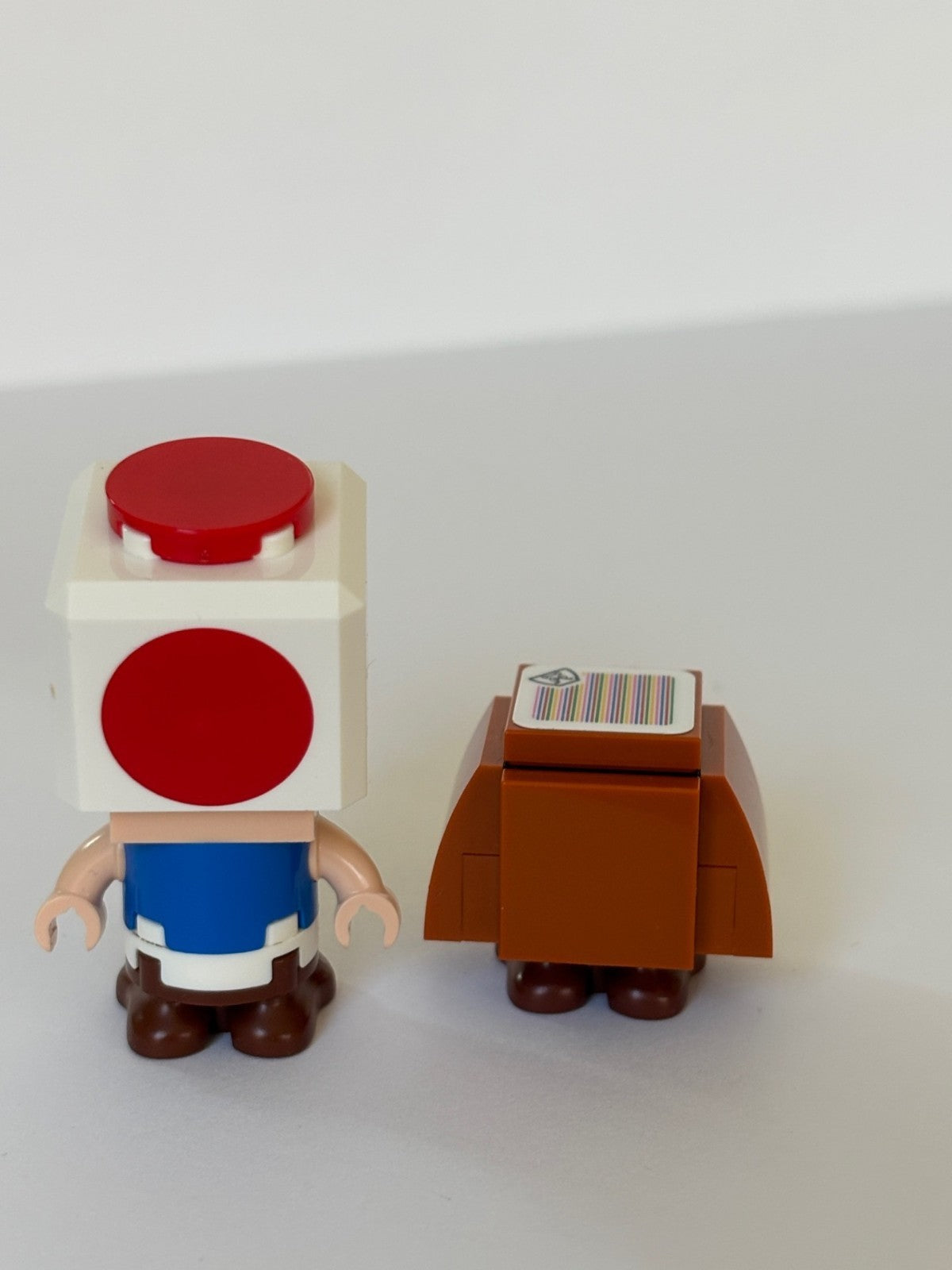 LEGO Toad Happy Super Mario Minifigure mar0010 with Goomba Excellent