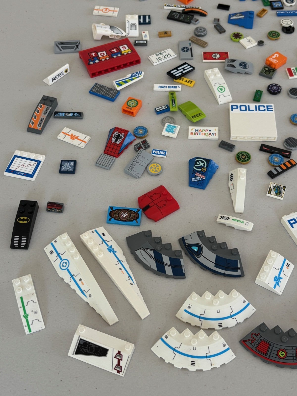 LEGO HUGE LOT of 188 Decorated Stickers Sticker Printed BRICKS TILES (Lot 3)