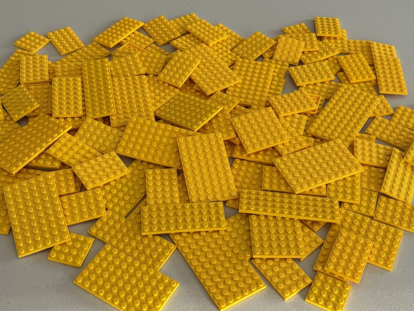 SHIPS FREE!! Lot of 25 LEGO YELLOW Random Baseplates Base Plate