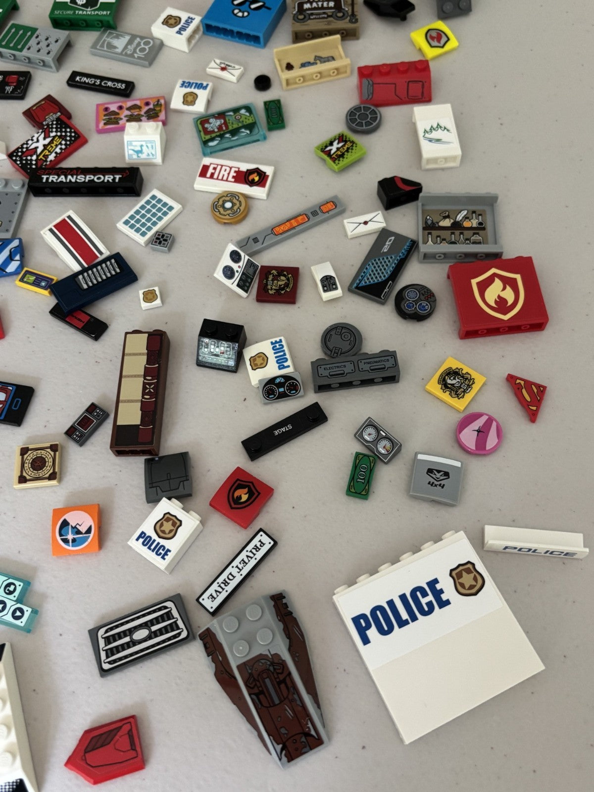LEGO HUGE LOT of 190 Decorated Stickers Printed BRICK TILES etc (Lot 25)