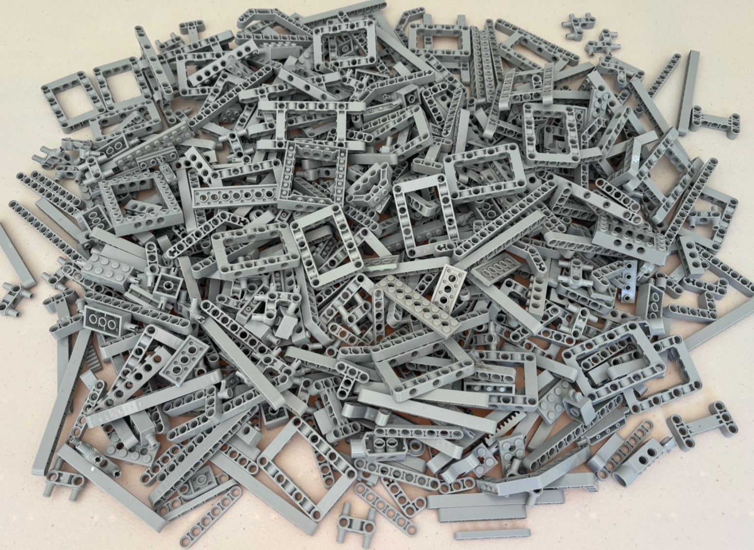 SHIPS FREE! LEGO Lot (100) Light Bluish Gray Technic Brick, Lift Arm, Mindstorms