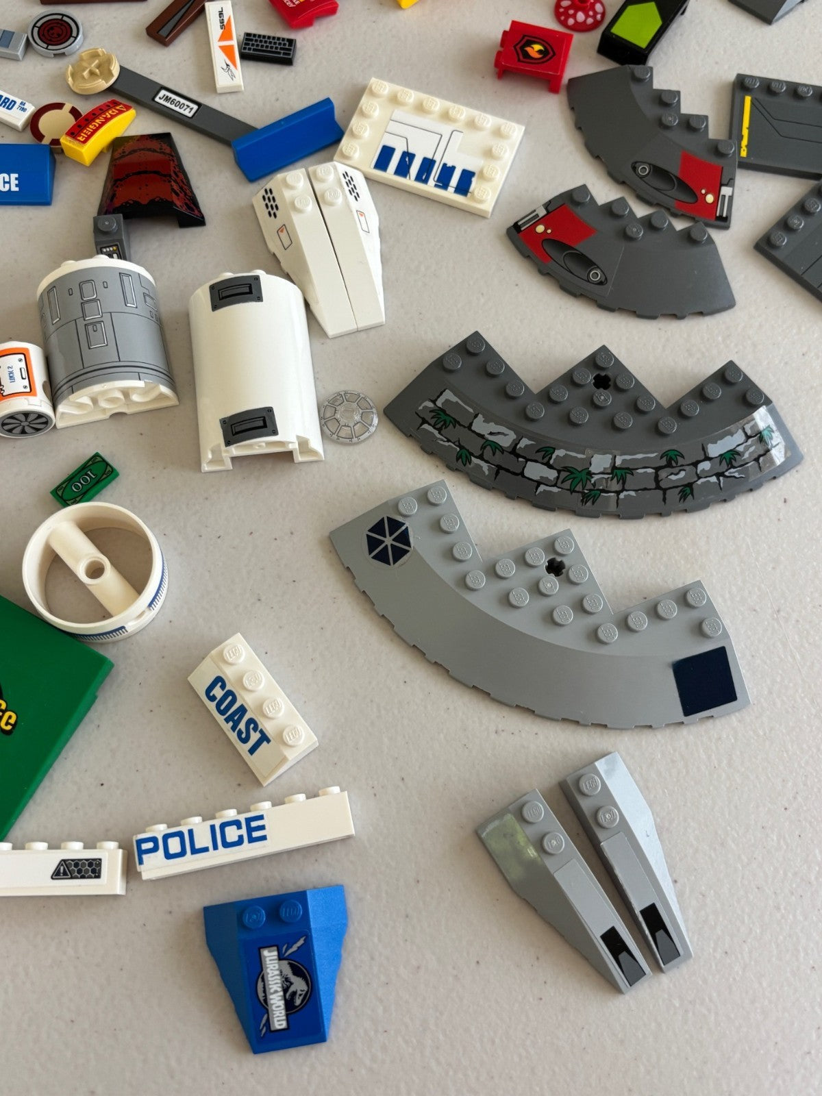 LEGO HUGE LOT of 170 Decorated Stickers Flag Printed BRICK TILES etc (Lot 23)