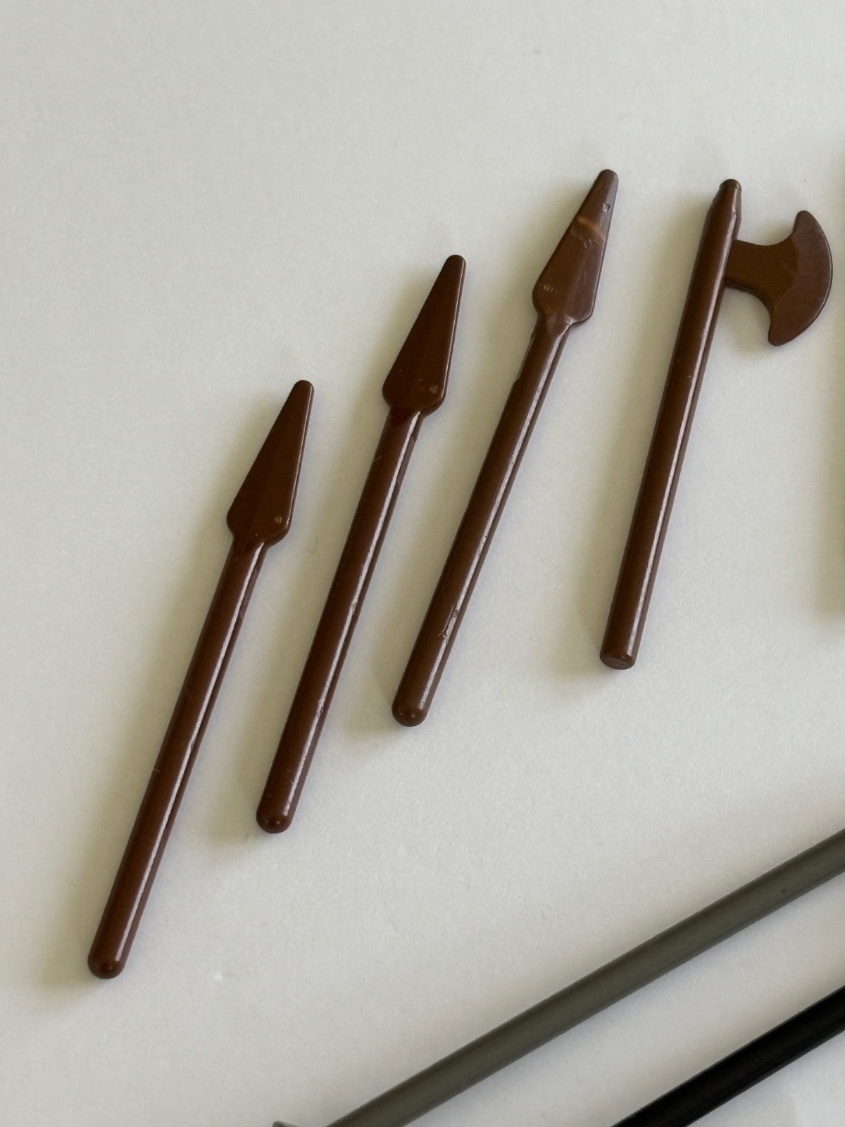 LEGO LOT 25 WEAPON ACCESSORIES GUN SPEAR CUTLASS SWORD VINTAGE BROWN CASTLE