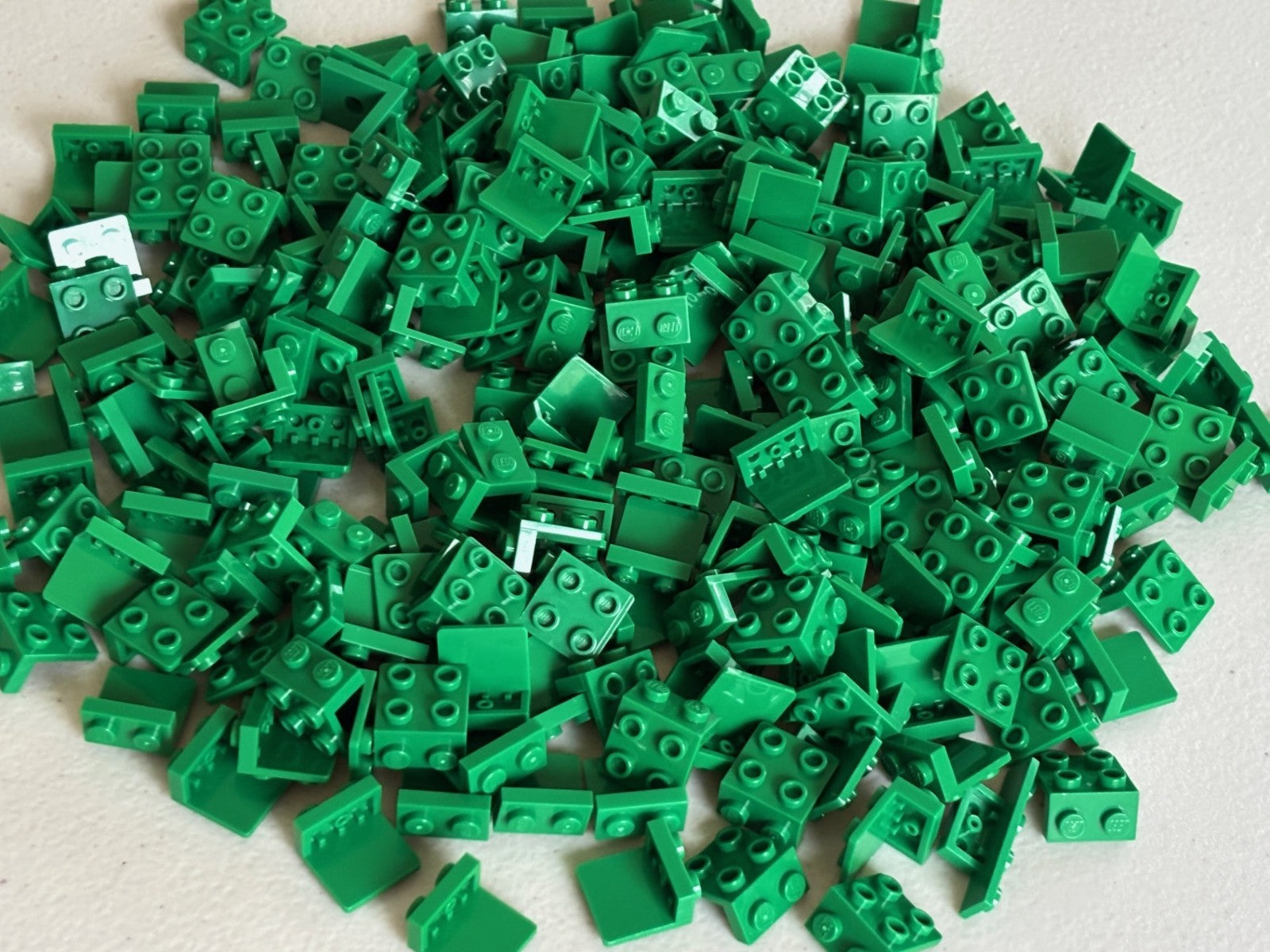 SHIPS FREE!! LEGO LOT of 50 GREEN BRACKETS BRACKET