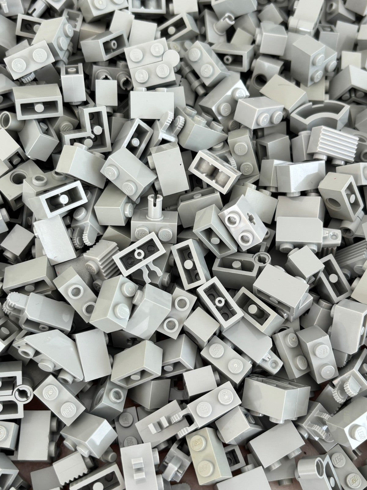 SHIPS FREE!! LEGO OLD LIGHT GRAY BRICK 1X2 MIXED LOT (200) PARTS 3004 etc